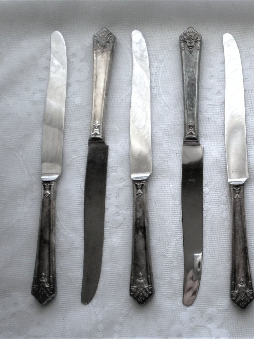 Circa 1931 1847 Rogers Bros Her Majesty Silverware 8 Dinner Knife Knives Set